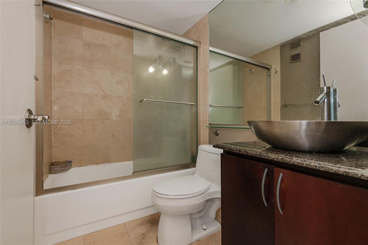 770 Claughton Island Dr , Unit 809, Miami, FL 33131 Photo