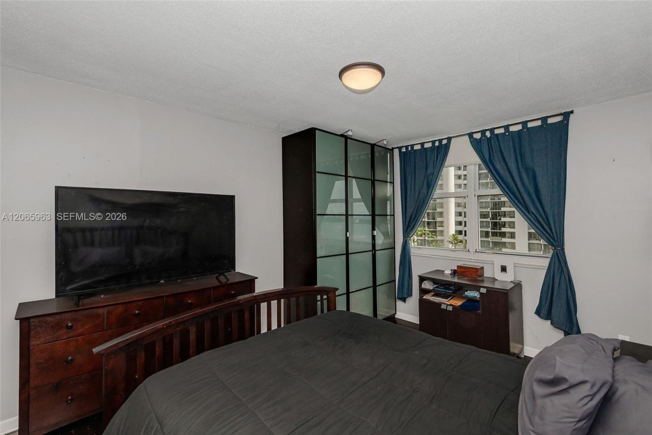 770 Claughton Island Dr , Unit 809, Miami, FL 33131 Photo
