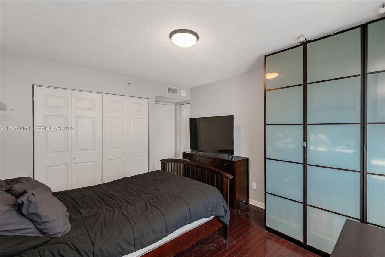 770 Claughton Island Dr , Unit 809, Miami, FL 33131 Photo