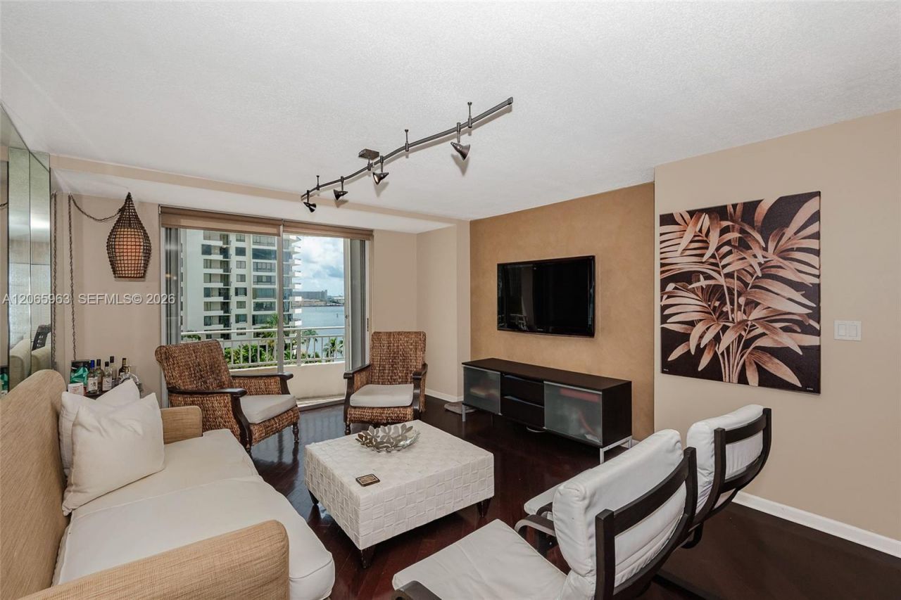 770 Claughton Island Dr , Unit 809, Miami, FL 33131 Photo