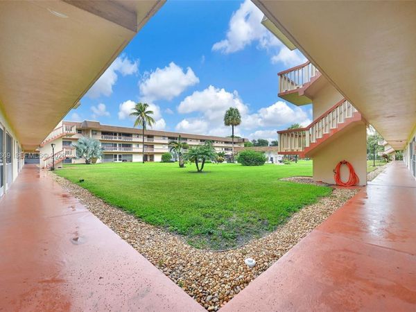 5300 Washington St , Unit R110, Hollywood, FL 33021