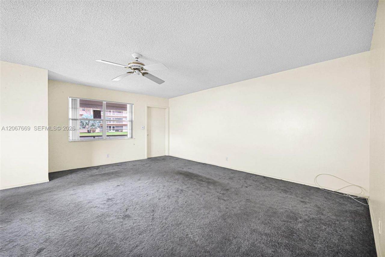 5300 Washington St, Unit R110, Hollywood, FL 33021 Photo