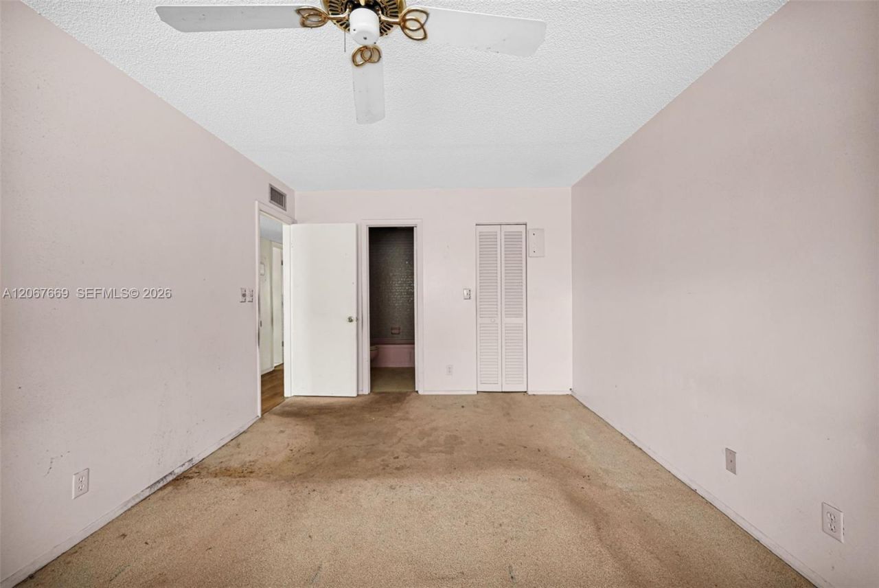 5300 Washington St, Unit R110, Hollywood, FL 33021 Photo