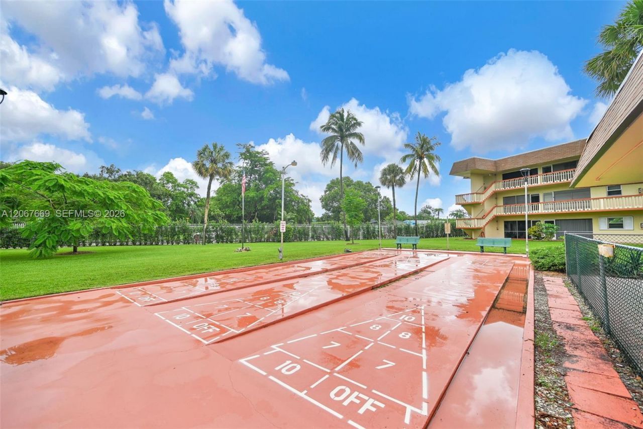 5300 Washington St, Unit R110, Hollywood, FL 33021 Photo