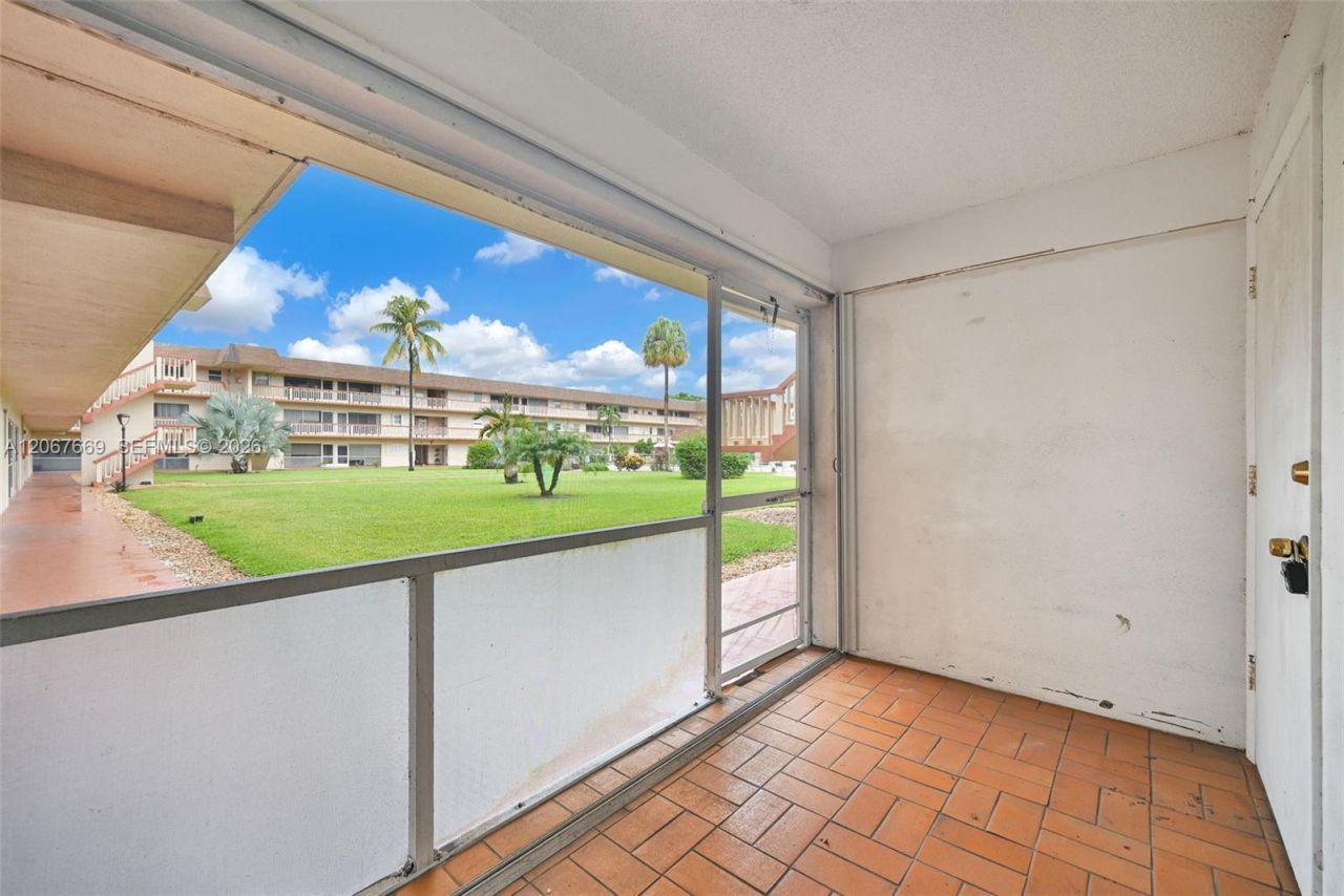 5300 Washington St, Unit R110, Hollywood, FL 33021 Photo