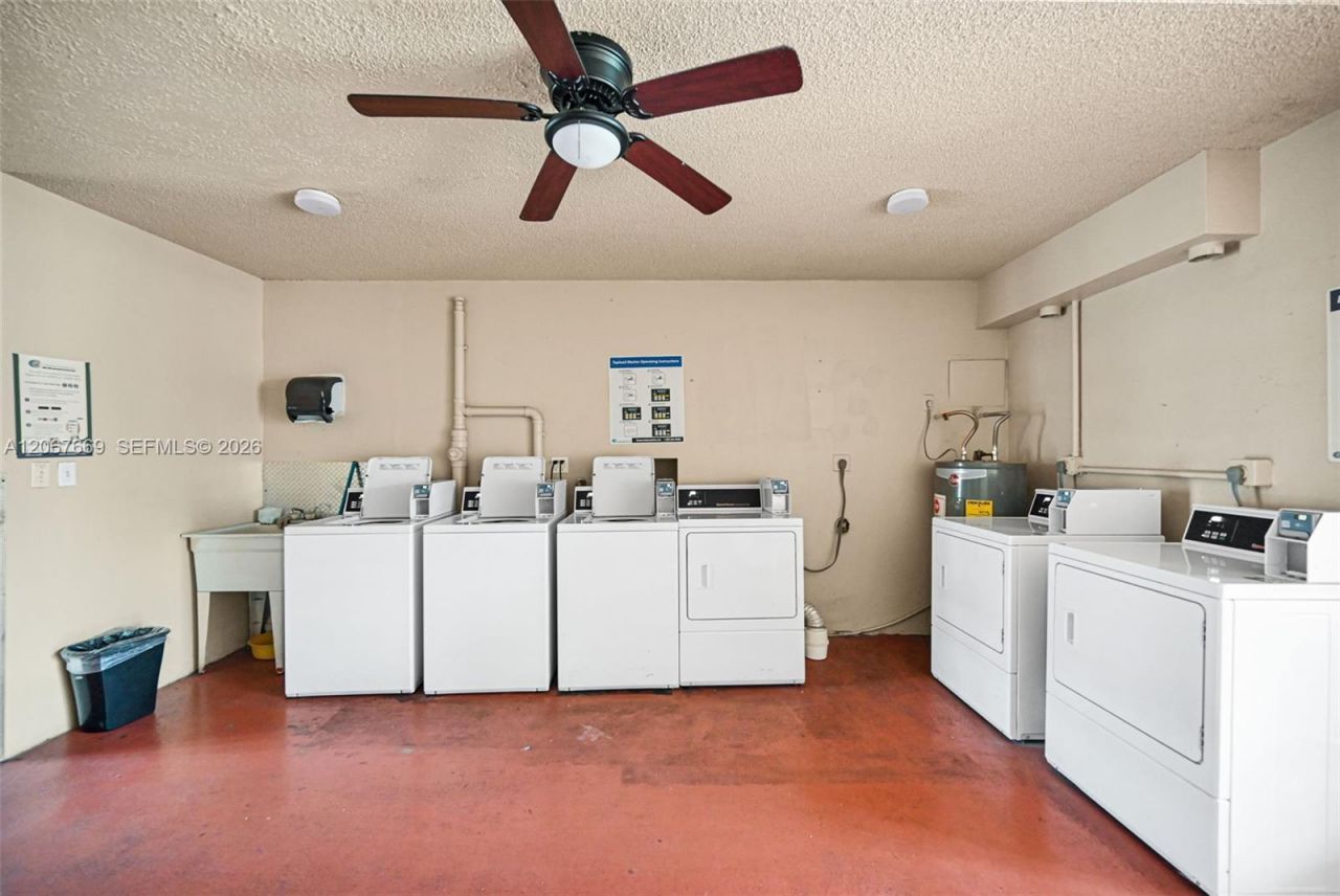 5300 Washington St, Unit R110, Hollywood, FL 33021 Photo