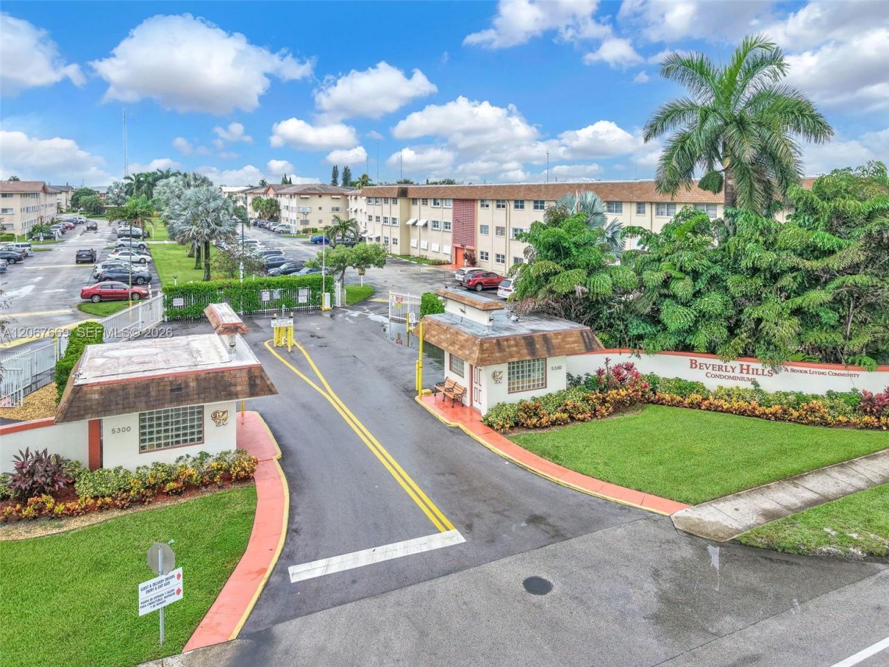 5300 Washington St, Unit R110, Hollywood, FL 33021 Photo