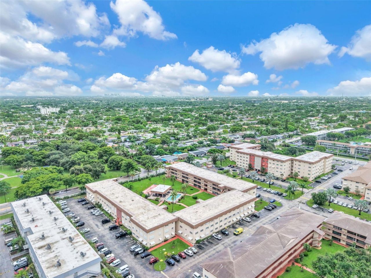 5300 Washington St, Unit R110, Hollywood, FL 33021 Photo
