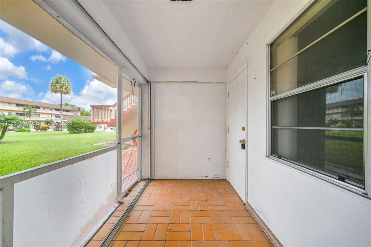 5300 Washington St, Unit R110, Hollywood, FL 33021 Photo