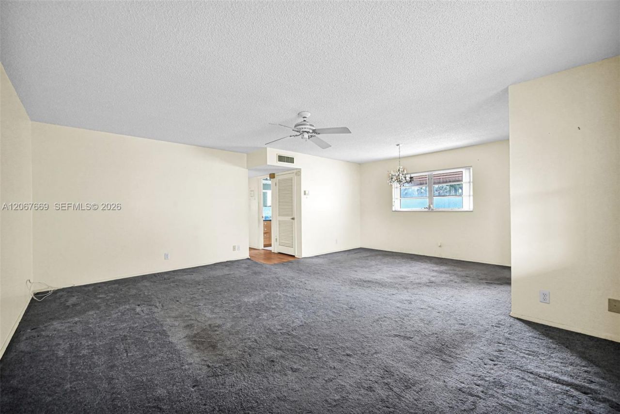 5300 Washington St, Unit R110, Hollywood, FL 33021 Photo