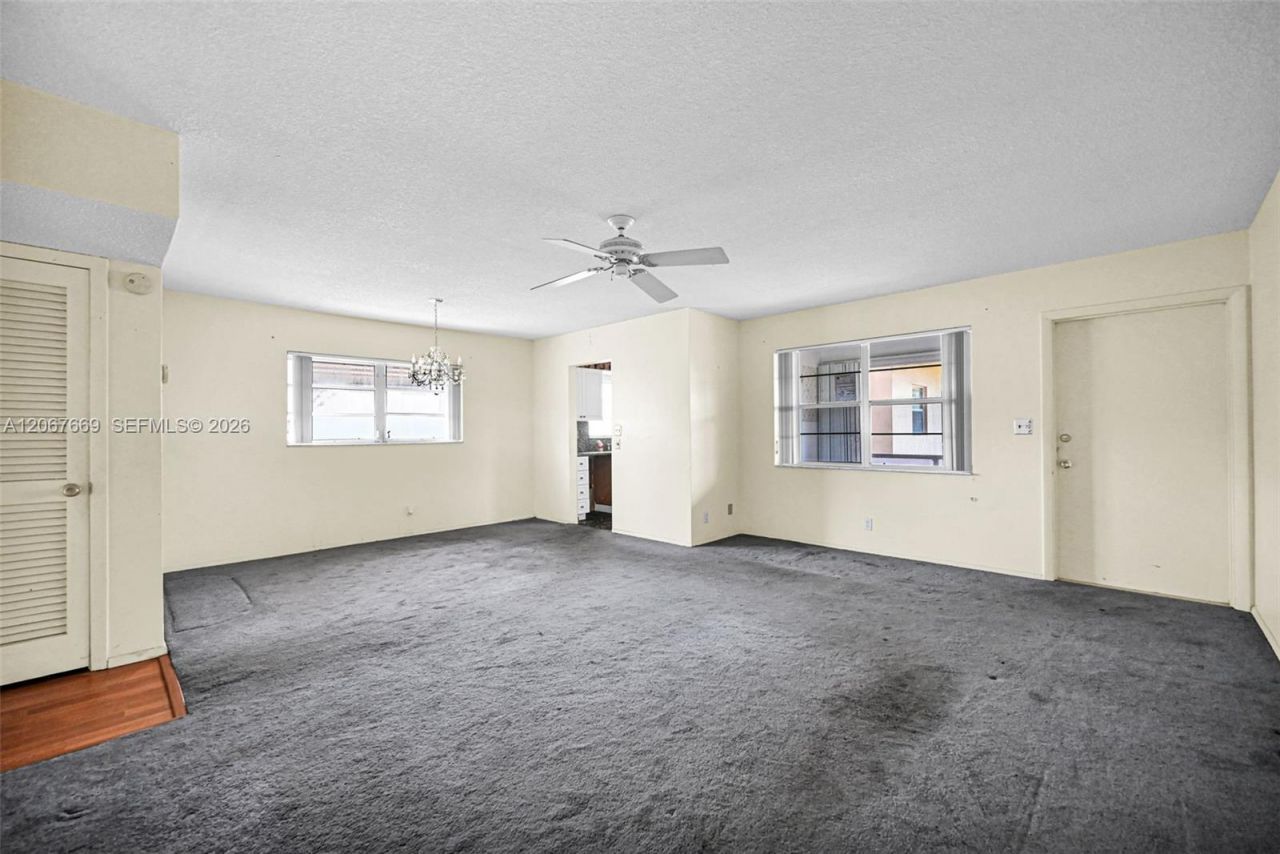 5300 Washington St, Unit R110, Hollywood, FL 33021 Photo