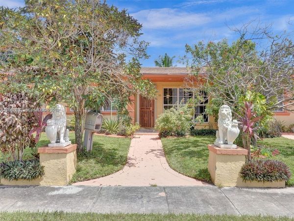 1161 NE 202nd St , Miami, FL 33179