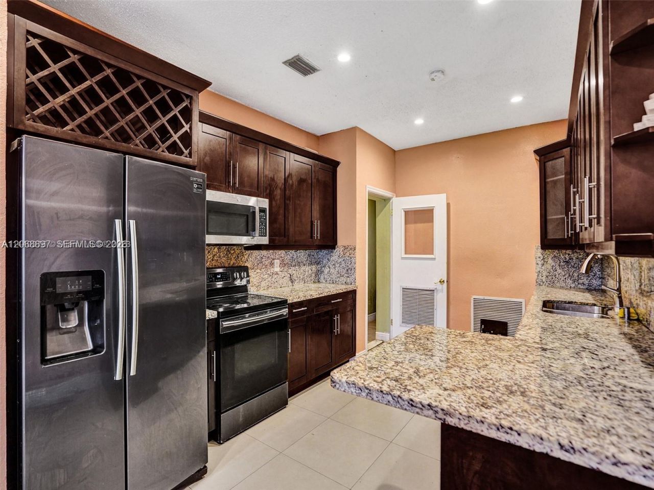 1161 NE 202nd St , Miami, FL 33179 Photo