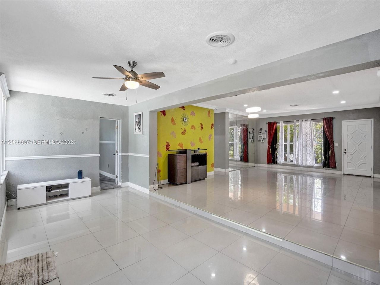 1161 NE 202nd St , Miami, FL 33179 Photo