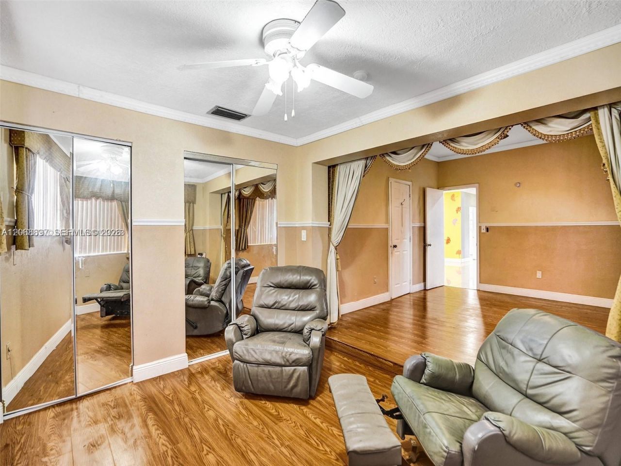 1161 NE 202nd St , Miami, FL 33179 Photo