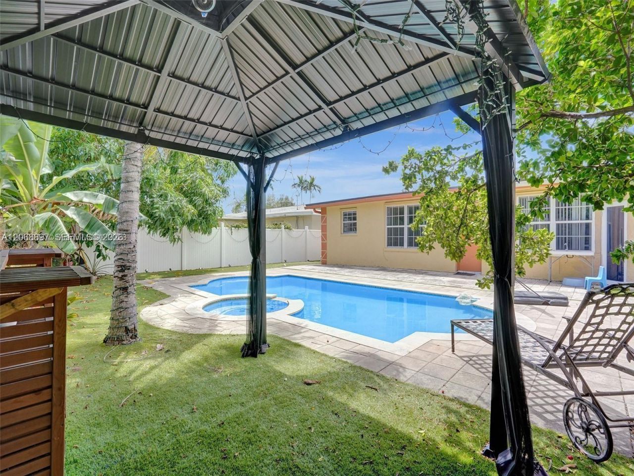 1161 NE 202nd St , Miami, FL 33179 Photo