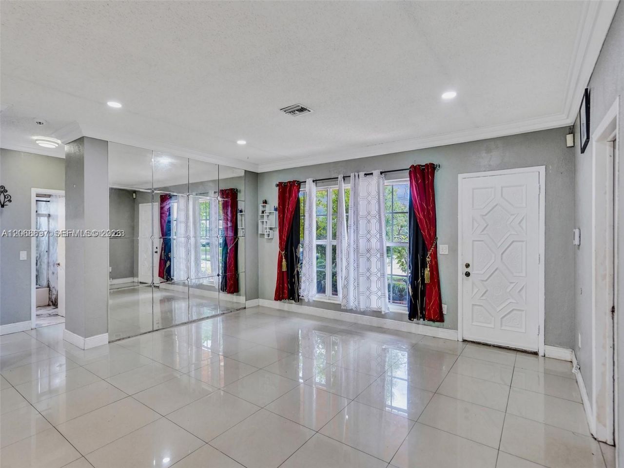 1161 NE 202nd St , Miami, FL 33179 Photo