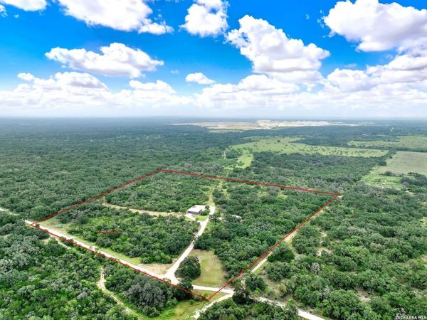 144 Pr 324, Dhanis, TX 78850