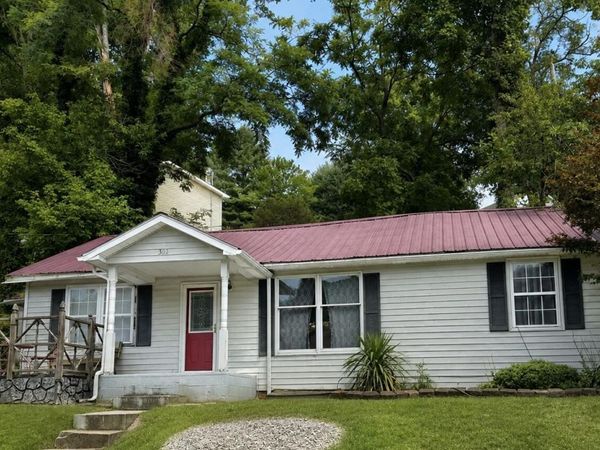 302 Northwest Poplar Street, Norton, VA 24273