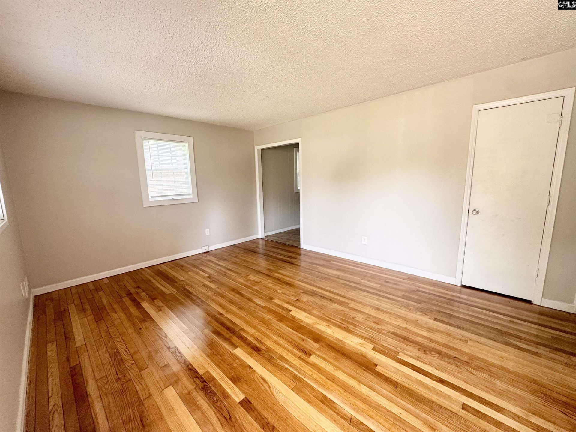 440 Woodcrest Drive Photo 4