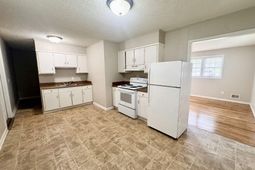 440 Woodcrest Drive photo 4