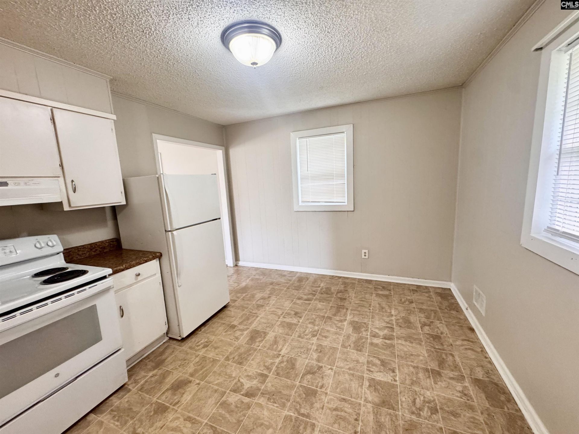 440 Woodcrest Drive Photo 6
