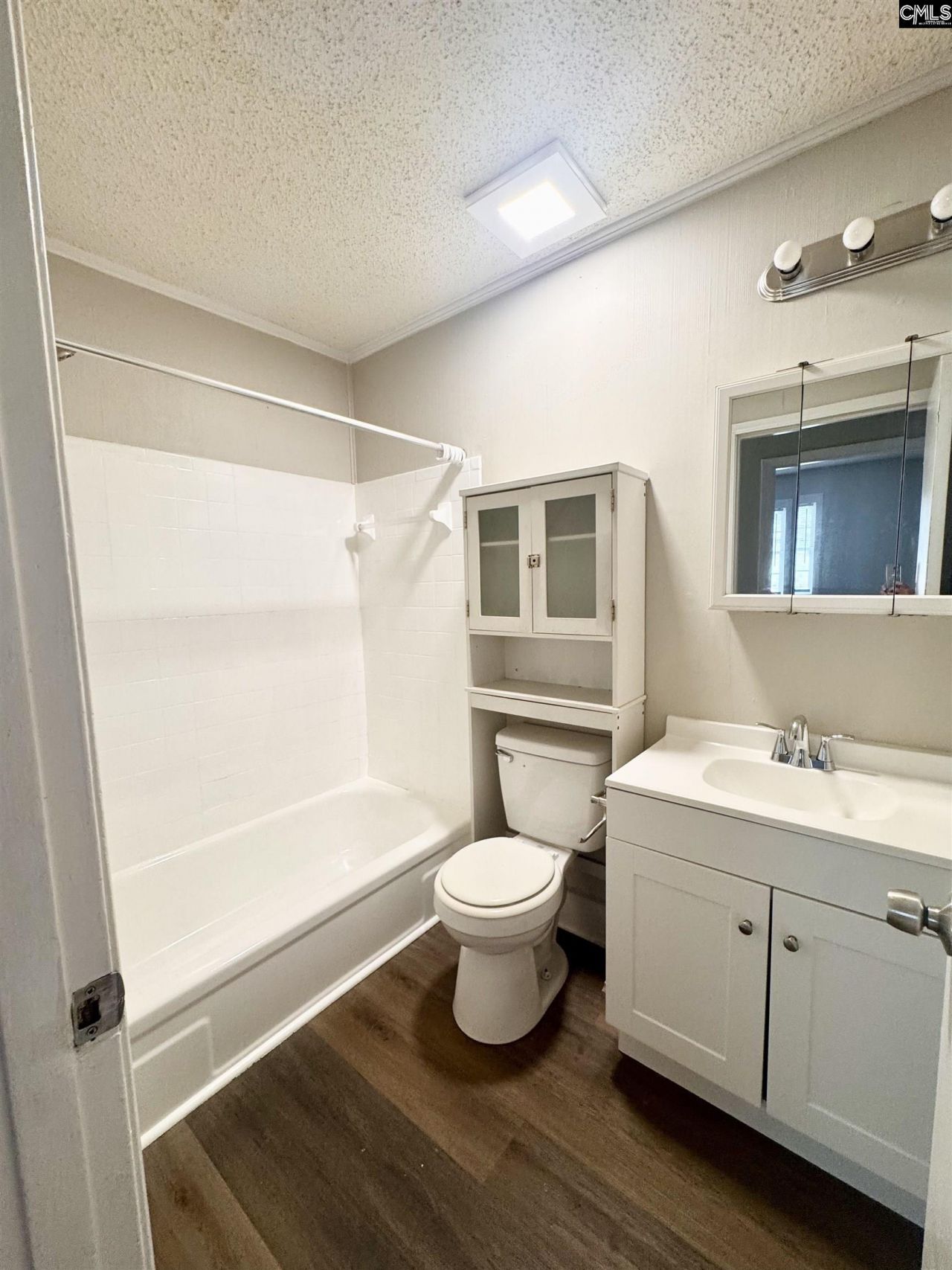 440 Woodcrest Drive Photo 8
