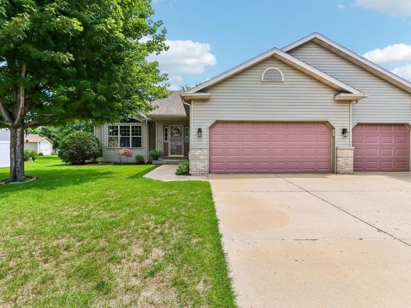 808 Hanksfield Place, Prairie Du Sac, WI 53578