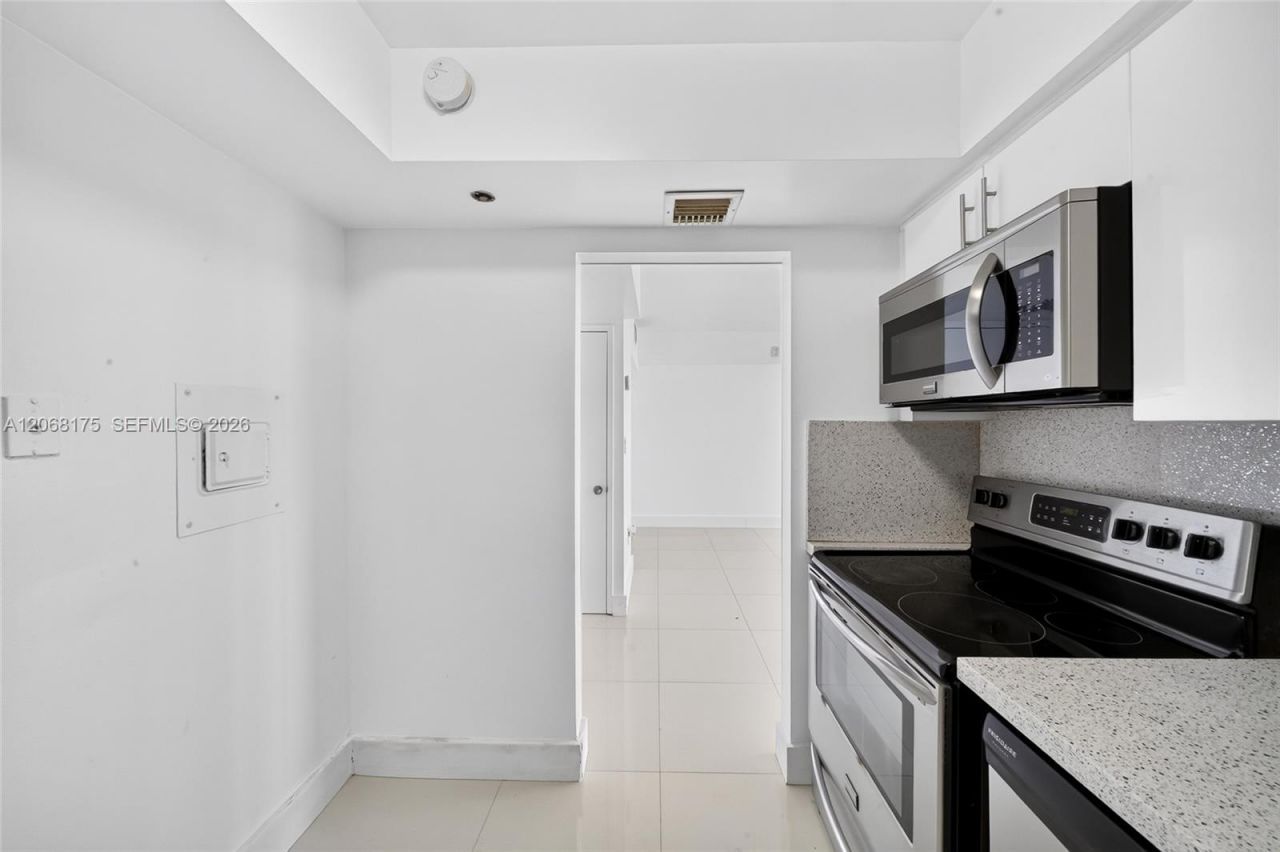20505 E Country Club Dr, Unit 2132, Aventura, FL 33180 Photo