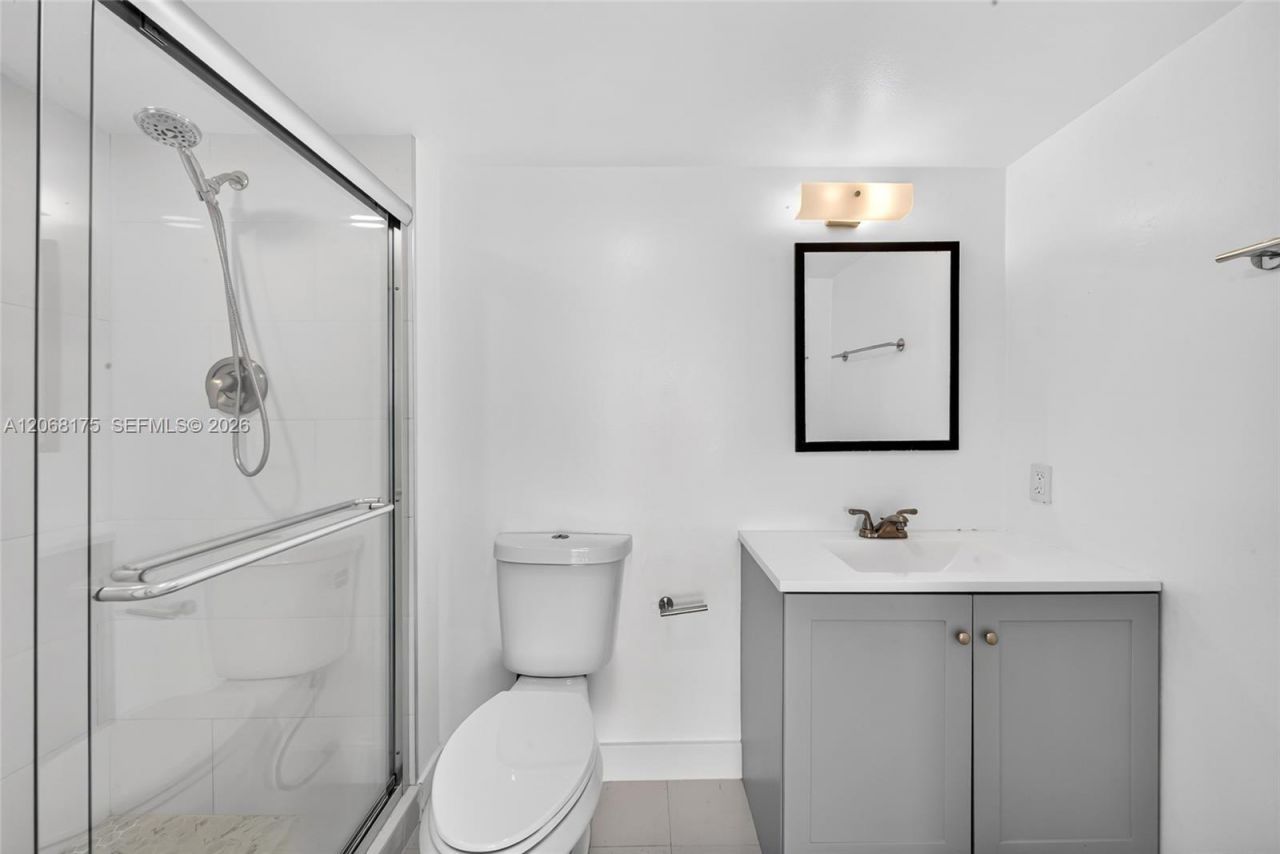 20505 E Country Club Dr, Unit 2132, Aventura, FL 33180 Photo