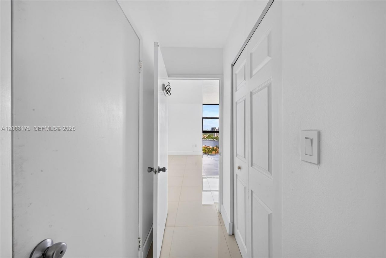 20505 E Country Club Dr, Unit 2132, Aventura, FL 33180 Photo