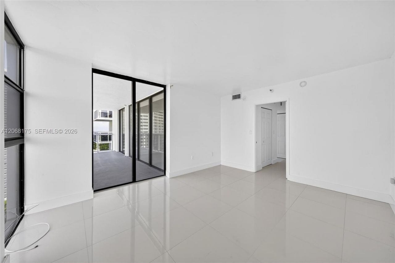20505 E Country Club Dr, Unit 2132, Aventura, FL 33180 Photo