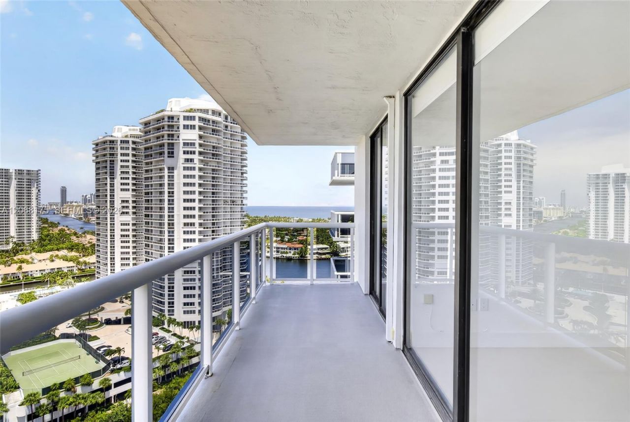 20505 E Country Club Dr, Unit 2132, Aventura, FL 33180 Photo
