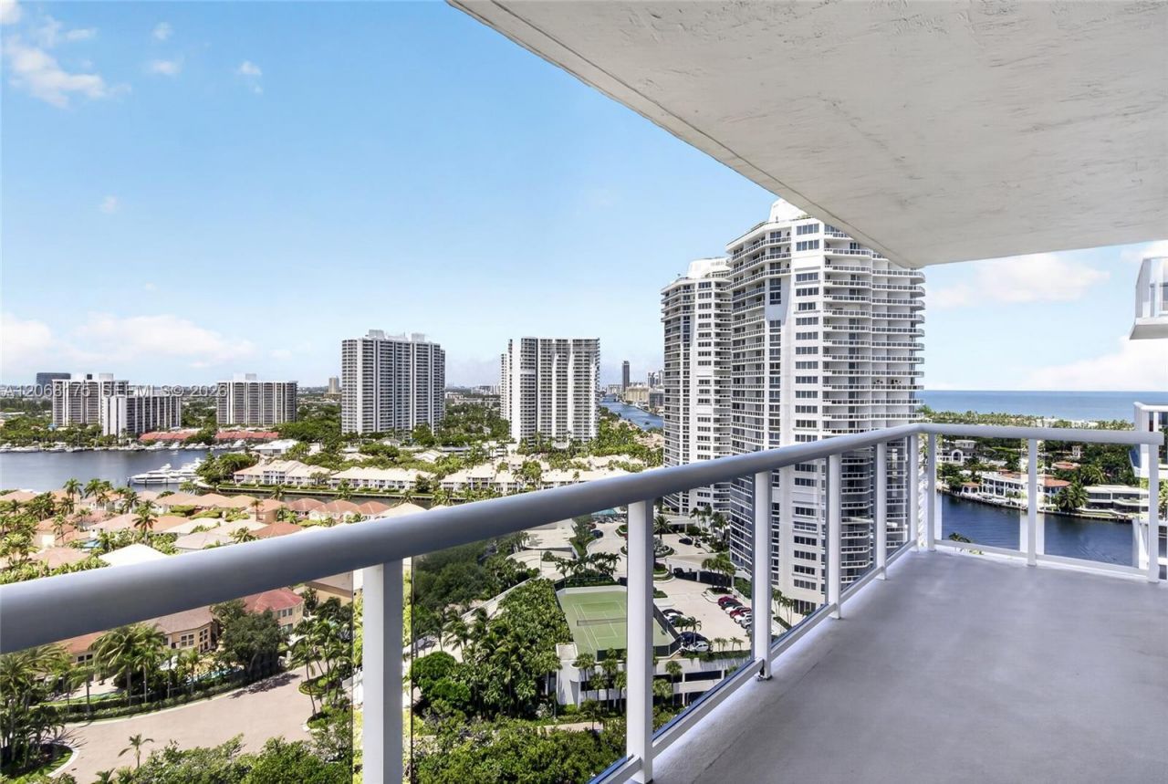 20505 E Country Club Dr, Unit 2132, Aventura, FL 33180 Photo