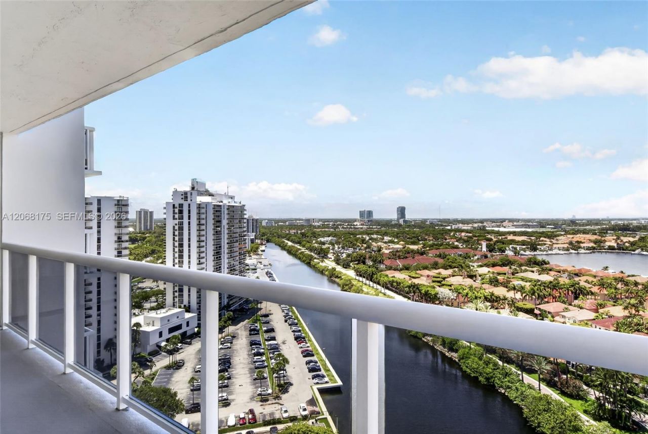 20505 E Country Club Dr, Unit 2132, Aventura, FL 33180 Photo