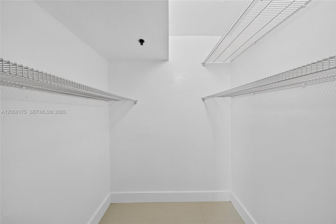 20505 E Country Club Dr, Unit 2132, Aventura, FL 33180 Photo