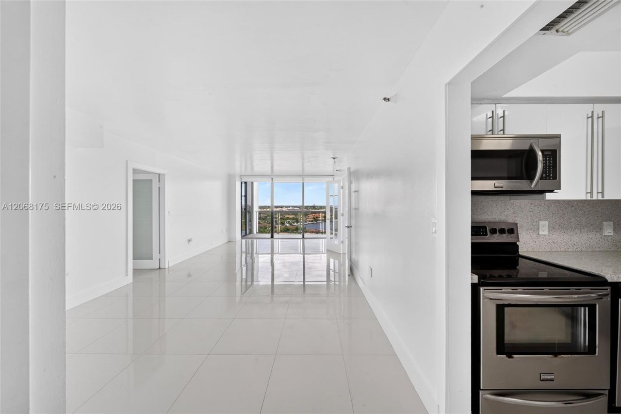 20505 E Country Club Dr, Unit 2132, Aventura, FL 33180 Photo