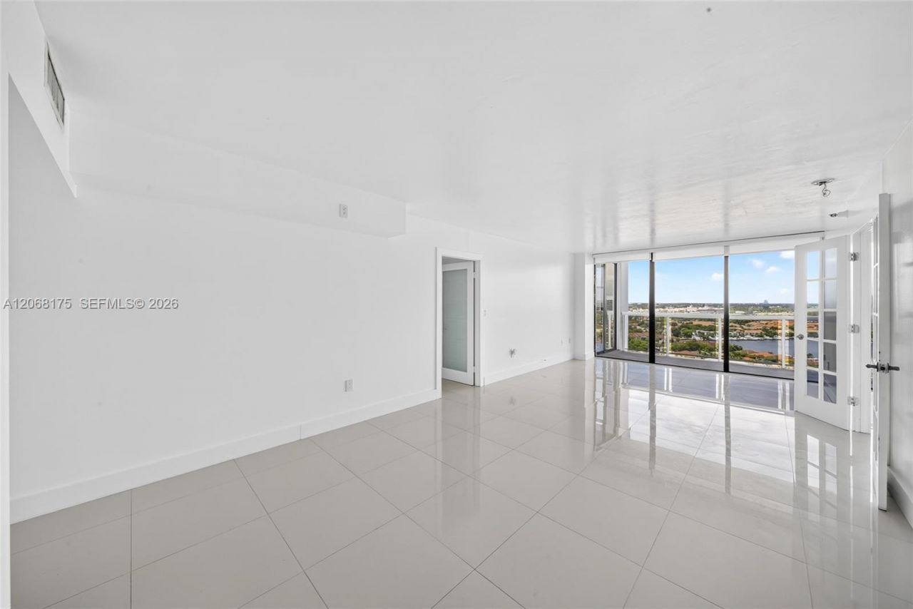 20505 E Country Club Dr, Unit 2132, Aventura, FL 33180 Photo
