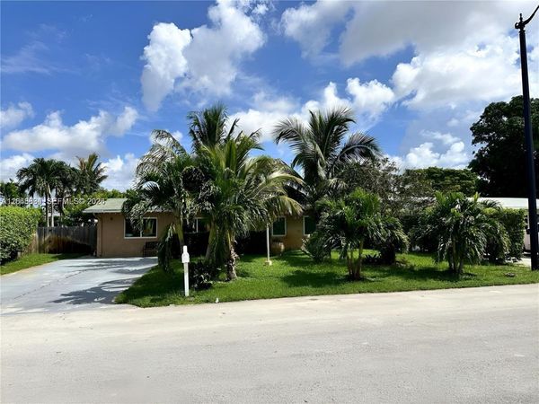1101 NE 23rd Pl , Pompano Beach, FL 33064