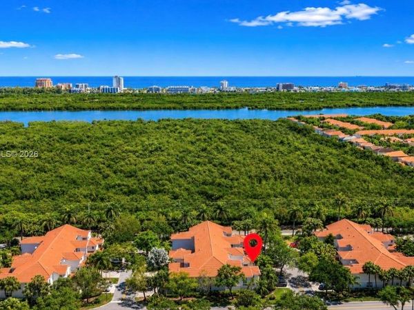 1135 Cherrypalm Ln , Hollywood, FL 33019