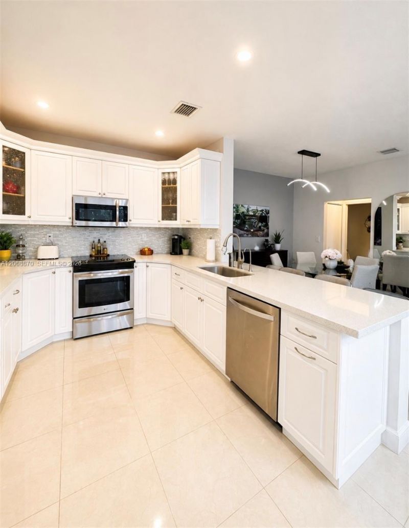 1135 Cherrypalm Ln , Hollywood, FL 33019 Photo