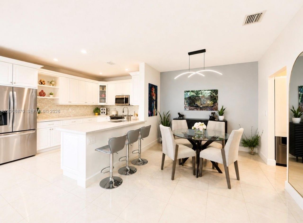 1135 Cherrypalm Ln , Hollywood, FL 33019 Photo