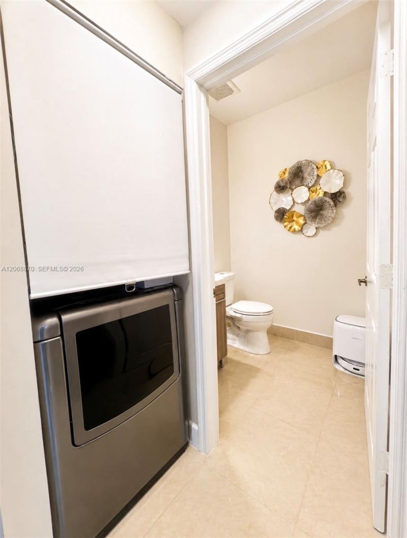 1135 Cherrypalm Ln , Hollywood, FL 33019 Photo
