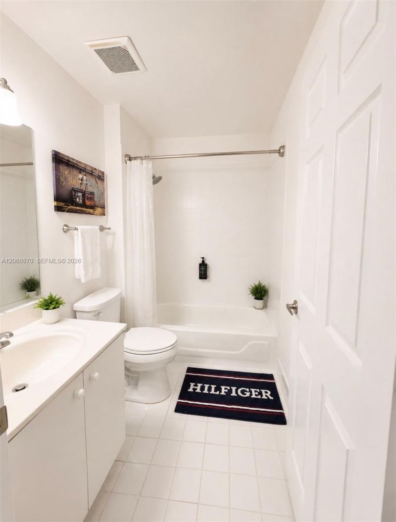 1135 Cherrypalm Ln , Hollywood, FL 33019 Photo