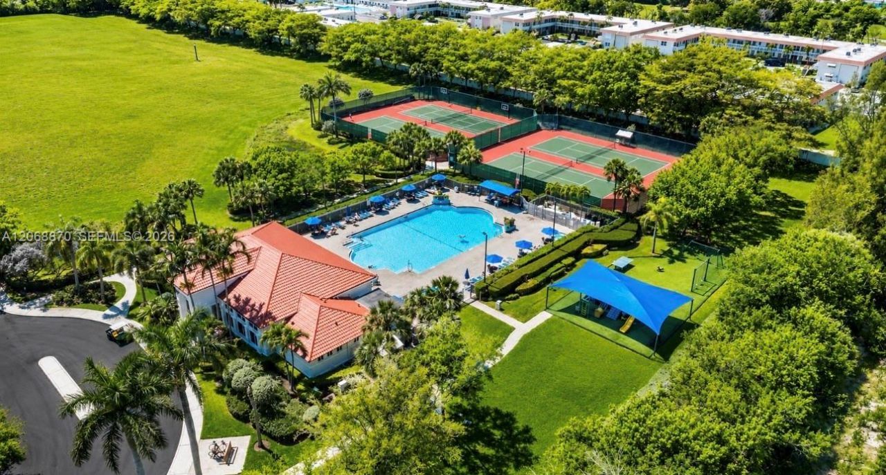 1135 Cherrypalm Ln , Hollywood, FL 33019 Photo