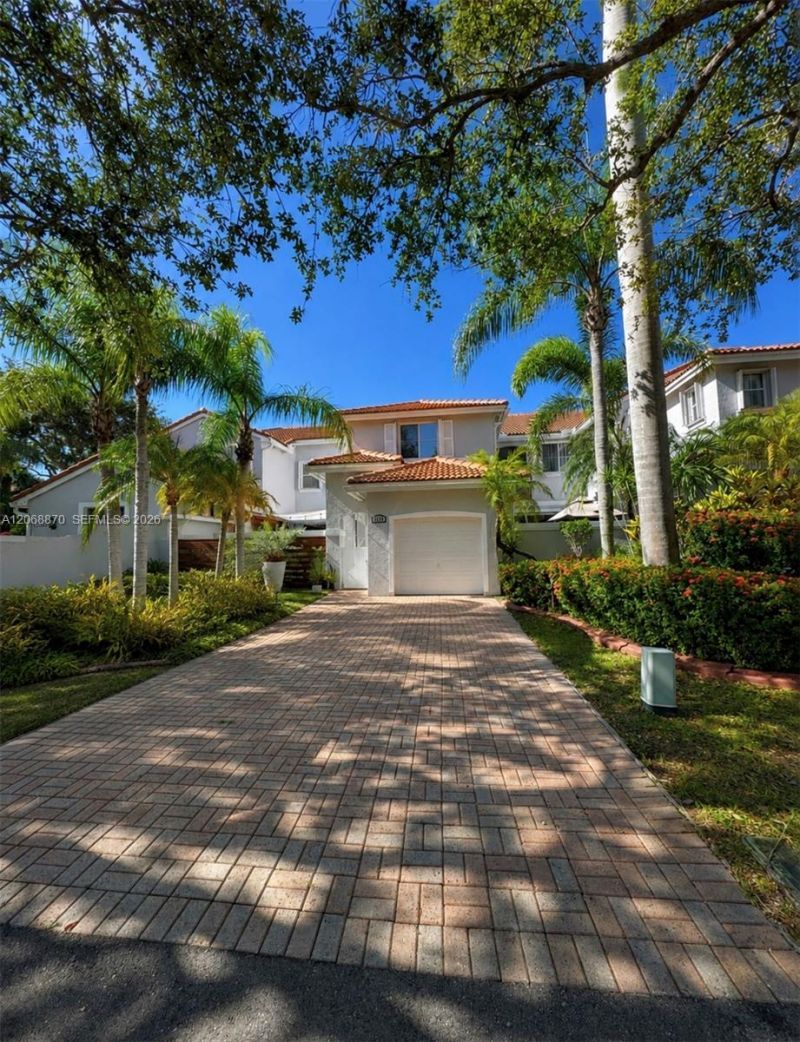 1135 Cherrypalm Ln , Hollywood, FL 33019 Photo