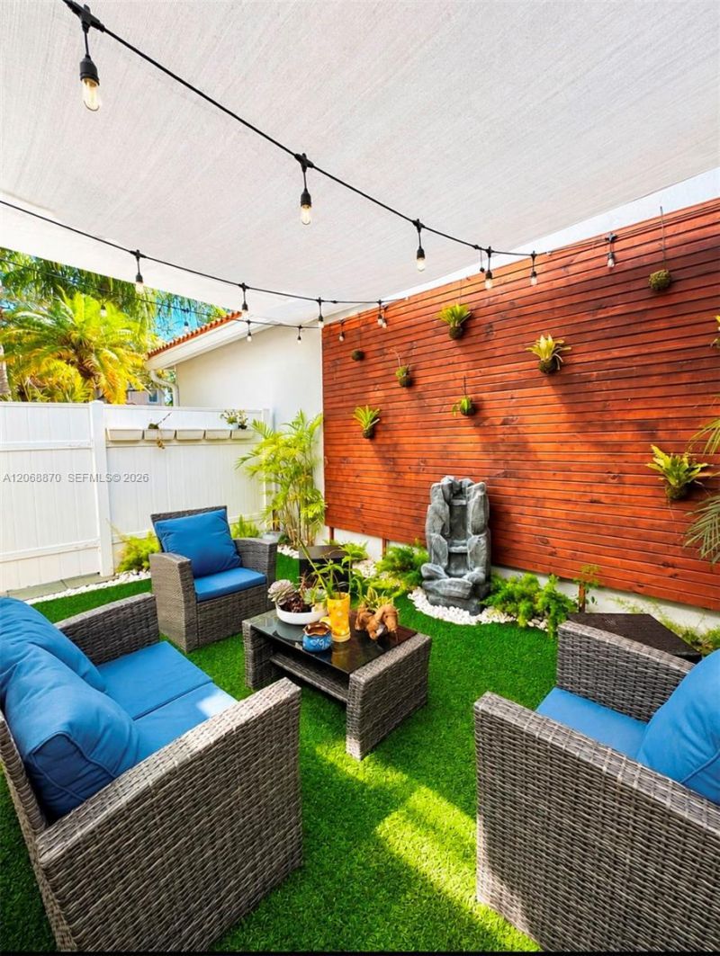 1135 Cherrypalm Ln , Hollywood, FL 33019 Photo