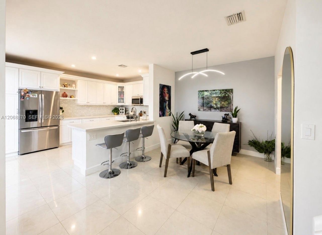1135 Cherrypalm Ln , Hollywood, FL 33019 Photo