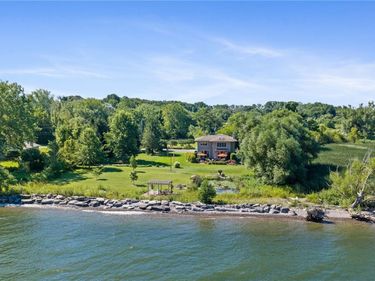 16821 Bald Eagle Drive, Kendall, NY 14476