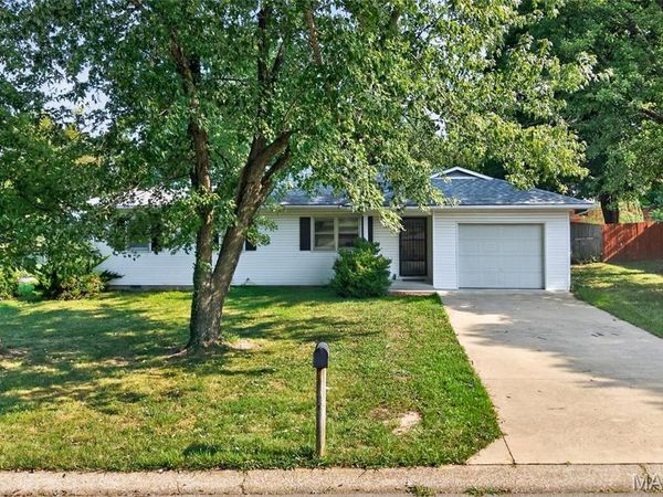 617 Willow Lane , Lebanon, MO 65536
